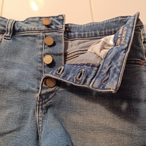 Volcom Denim Shorts Size 28 High-Rise Girlfriend 28Wx2L 11" Waist to Hem, Cuffed - Picture 4 of 8